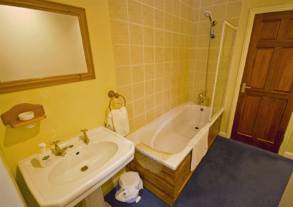 Shire Lodge Ramsey  Kamer foto